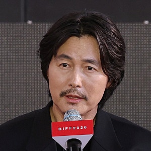 정우성, 아티스트컴퍼니 사내이사직 돌연 중도 사임... 이정재와 10년 동행 변화 생기나?