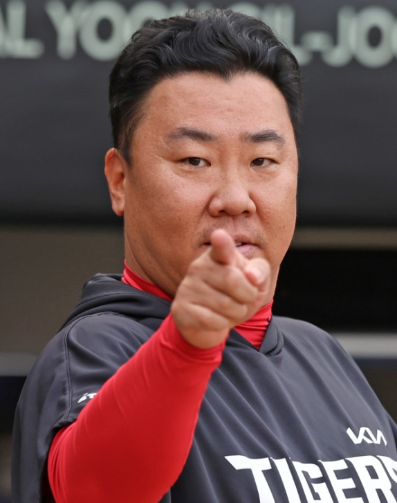 KIA 3위 눈앞인데…이범호가 1·2번에 세운 두 타자, 이유 있었다
