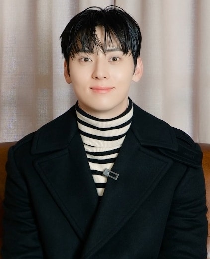 황민현 OUR, 신곡은 8개월 만인데 음악방송은 3년 7개월 만인 이유