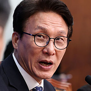 [속보] 민주당 지지율 35% 충격…“10%p 올리겠다”던 김민석, 취임 50일 만에 최저치 성적표