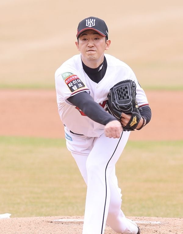 고영표 15승 찍고도 다승왕 못 웃는 이유, 알고보니 임찬규 때문