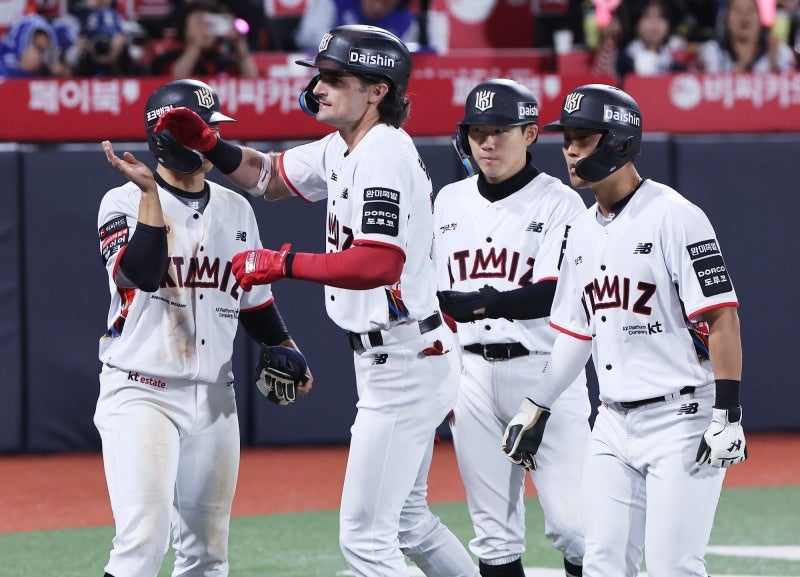 힐리어드 3연타석 홈런 44호, 김도영과 공동 1위 홈런왕은 12일 최종전에서 갈린다