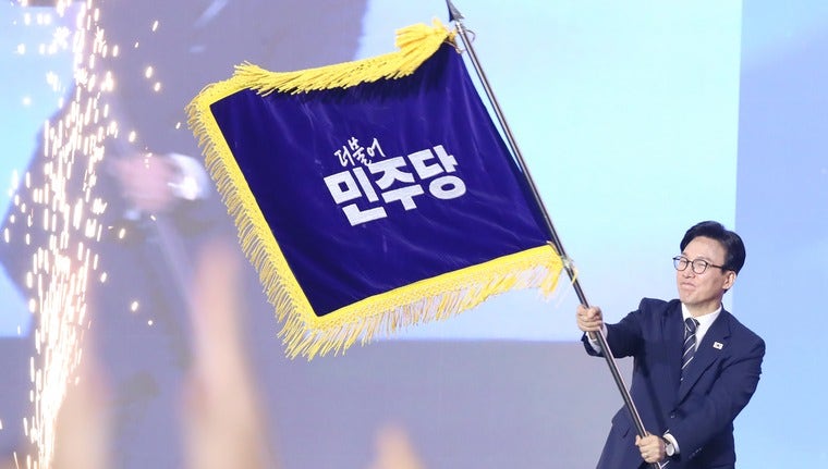 민주당 지지율 35%, 김민석이 꺼낸 반전 카드는 현장행보였다