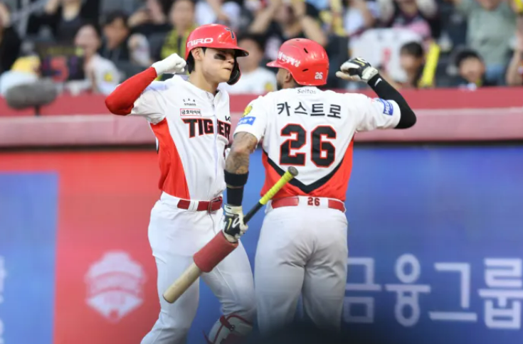 MVP 시즌보다 <b>홈런</b> 6개 더, <b>김도영</b> <b>홈런</b>왕까지 남은 2경기