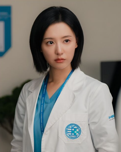 닥터X 하얀 마피아의 시대 김지원 “환자보다 권력이 먼저?” 계수정이 맞선 병원의 민낯