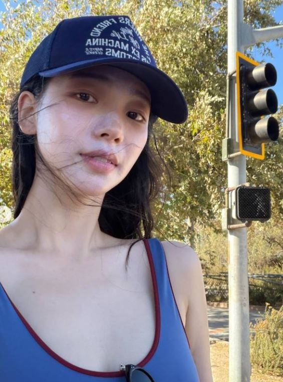 에스파 카리나, 말리부 해변서 포착된 영앤리치 일상! 노메이크업 서핑에도 빛나는 쌩얼 미....