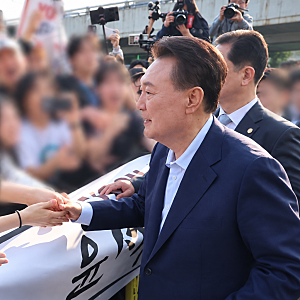 '수감중에 영치금 21억 충격…' 윤석열·김건희 부부, 현재 무기징역·징역 4년 수감중 수십억 ....