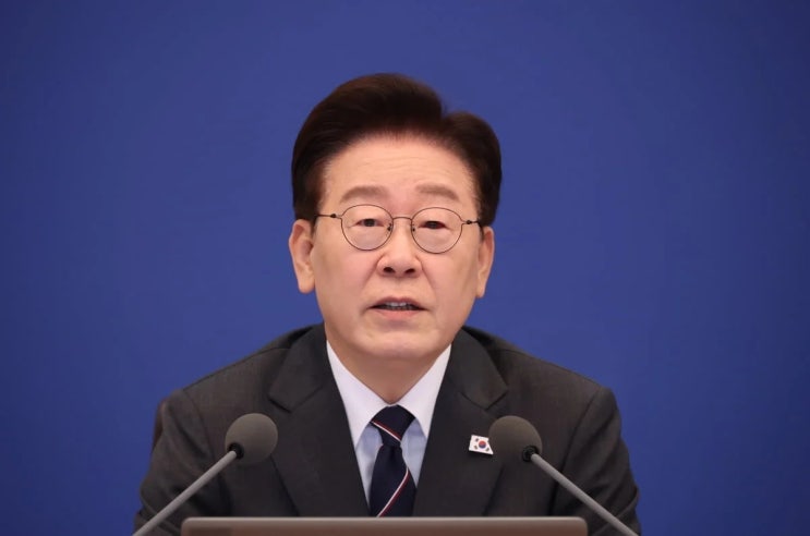 이대통령 가족들과 태릉골프장 찾아..