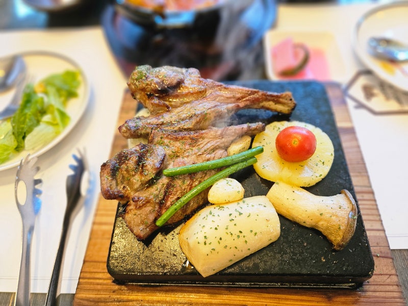 남해 독일마을맛집 램스하우스 양갈비스테이크 해물뚝배기토마토파스타 모듬소세지플래너 ....