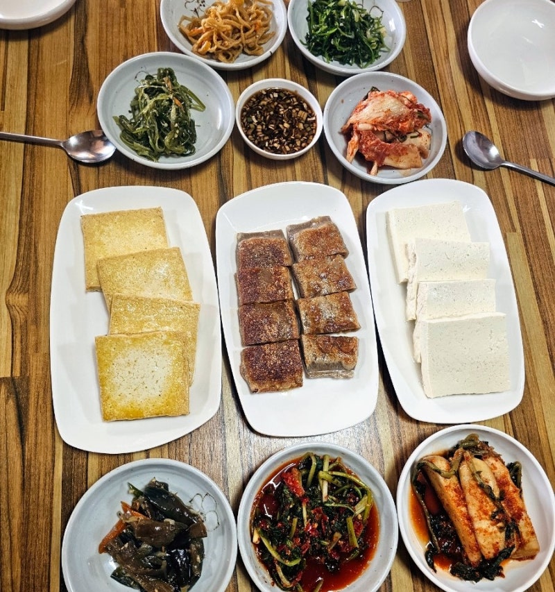 [여주 맛집 / 신륵사 맛집] 밑반찬부터 정갈하고 맛좋은 두부요리 한상 '강릉초당두부래요'