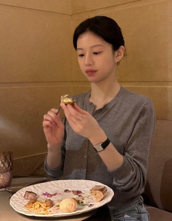 문가영·고윤정 사복, 알고보니 현백코어였다