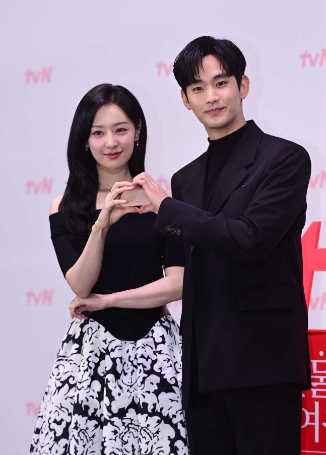 김지원 닥터X 성공, 김수현 600억 대작 차기작 '넉오프' 공개 시점은?