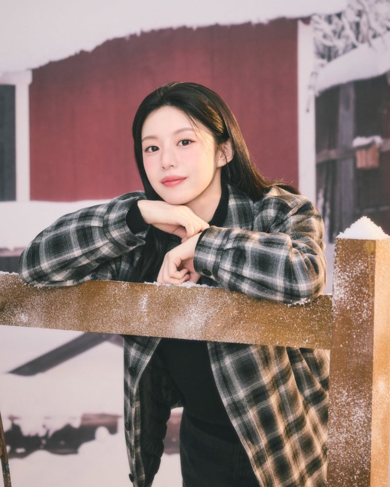 귀마개까지 쓰고 눈밭에 나타났네... 고윤정 겨울 화보가 유난히 귀여웠던 이유