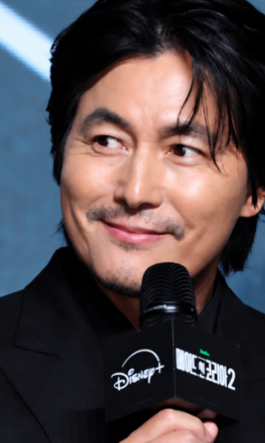 정우성 사내이사 사임, 문가비 아들 언급 이후 1년… 이정재와 결별설은 사실일까?