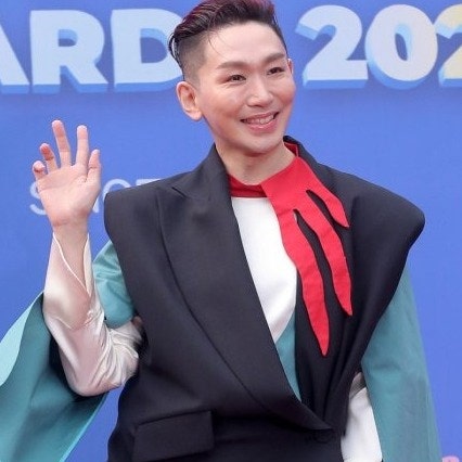 "밝게 웃던 국악소녀들 영상에 악플이... '투머치 김호영'의 보호 조치"