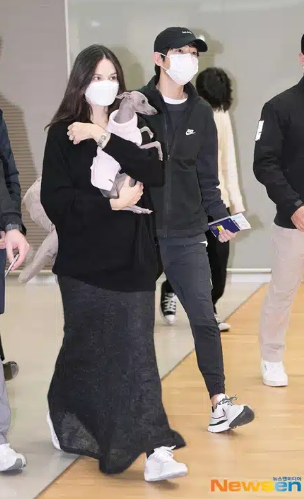 "두번째 또 이혼?" 송중기 케이티 근황 찾아보니