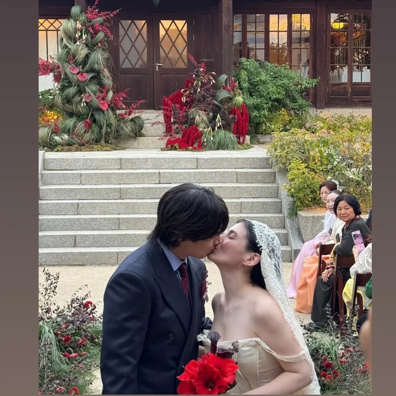 "열애설 한 번 없었는데"… 동료들 SNS로 퍼진 김용지 깜짝 결혼 소식