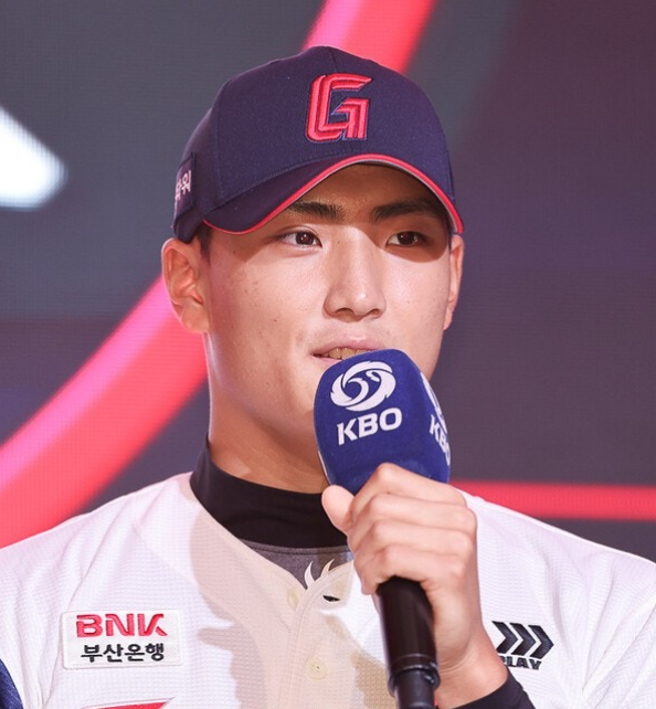 "계약금 보고 소름" 롯데 박근서 3억 원 계약 비하인드 공개! 1라운드 지명에는 분명한 이유가....