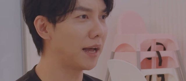 22년 차 가수 이승기, 31개월 딸에게 '아빠 노래 금지령' 받았다더니… 키즈카페 알바에서 털....
