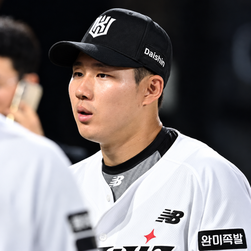 “행동 똑바로 해라” KT 최원준 볼넷 뒤 장비 투척! 아무리 화나도 이건 아니었습니다..