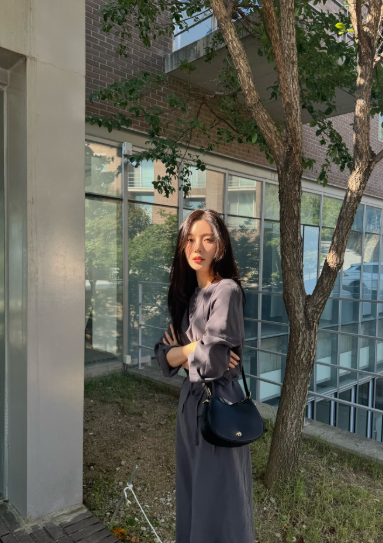 정채연 인스타 가을 원피스 코디, 하객룩 추천 차콜 그레이 하나로 분위기가 달라졌어요
