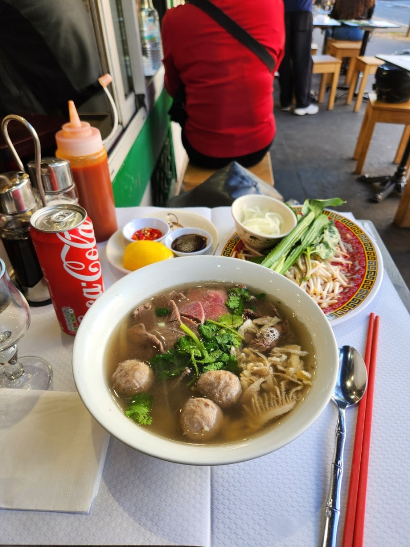 [혼자 세계여행 38화] 프랑스 파리 / 특별하지 않아도 ...? (침착맨 쌀국수 맛집 )