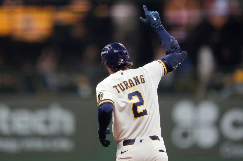 [오늘의 MLB] (10/12) 세 차례 병살에 운 다저스, 밀워키 NLCS 1차전 기선제압!