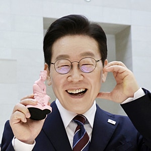 이재명 대통령 지지율 35.2% 하락, 국민의힘 41.3% 민주당 35.5% 여론조사 결과 분석