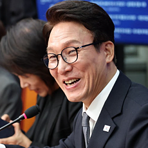 [속보] 민주당 지지율 35% '역대 최저' 충격…이재명 대통령도 37%, 김민석의 '10% 반등' 약속 어....