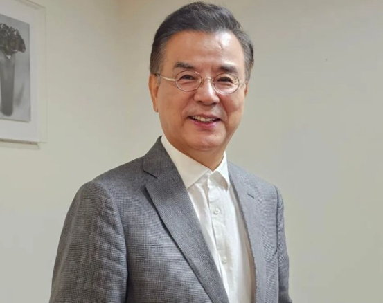 "내 생일에 교수가 됐어요" 배우 강석우, 49년 만에 모교로 돌아온 사연