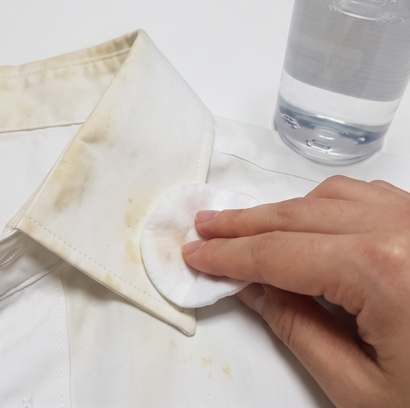 흰옷 깃 누런 선크림 유분 자국, 세탁기 돌리지 마세요! 클렌징워터 '미셀 입자' 분리 세탁법
