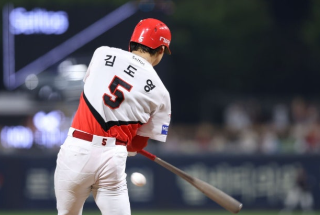 “45호가 하필 통산 100호라고?” 김도영, LG 잡고 KIA 준PO 직행 이끈 이유