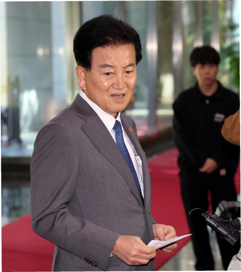 정동영 장관, '한미동맹 균열' 의혹 정면 반박: 색깔론과 편향된 동맹관을 지적하다