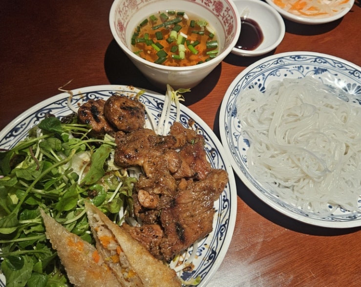 동부산 롯데아울렛 맛집 랑만, 쌀국수 분짜 푸짐했던 저녁 식사 후기