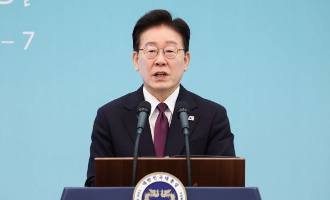 <b>이재명 지지율</b> 35.2%로 하락, 국민의힘 41.3% 민주당 35.5% <b>역전</b> 이유