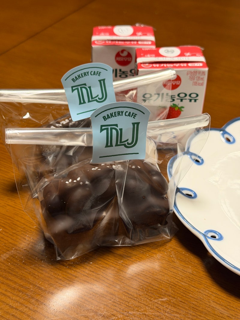 요즘 뚜레쥬르에서 핫한 신상빵, 왁뿌 초코 휘낭시에 맛있게 먹는 방법!