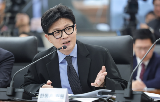 [속보] <b>민주당</b>, 한동훈 딸 논문 의혹 다시 꺼냈다…“벤슨이 대필했....
