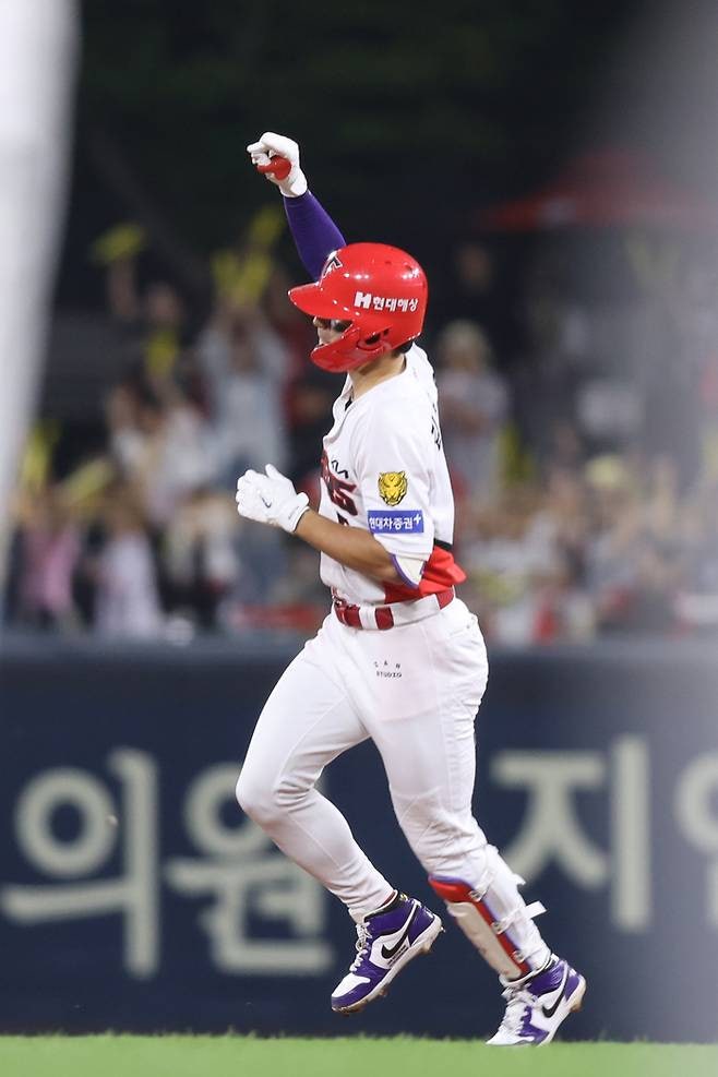김도영 시즌 마지막 경기에서 45호포, 극적으로 홈런왕 타이틀! 박재현 20-20을 스스로 포기하....