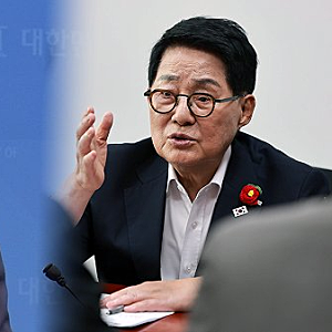박지원 "대통령도 사람" 휴일 골프 공방, 양측 주장 정리