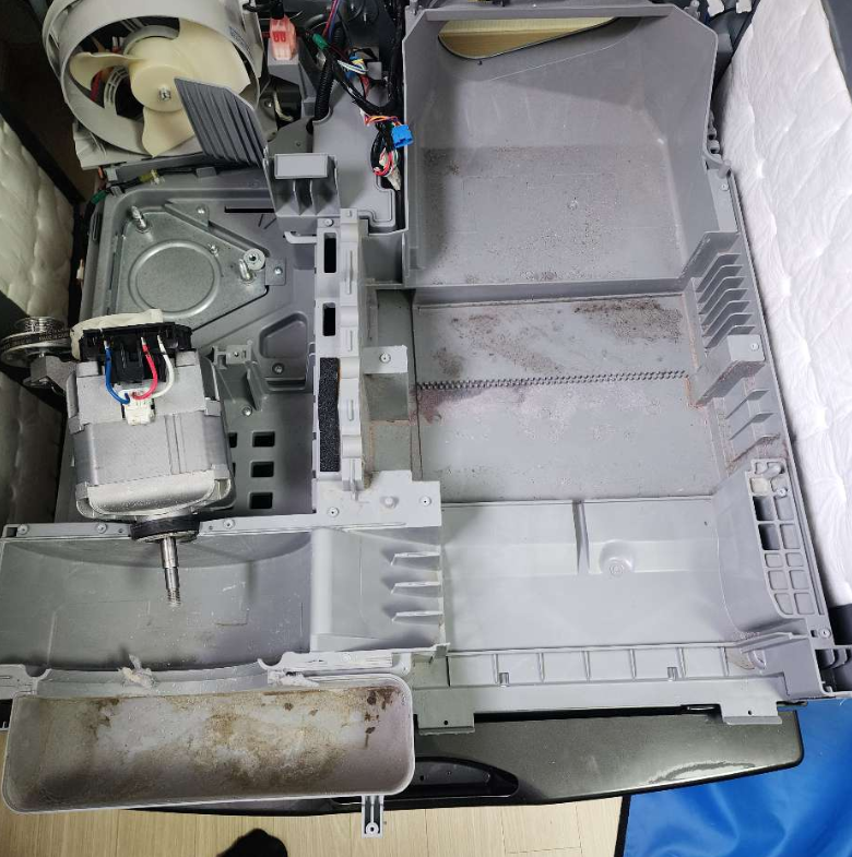 건조기 분해청소, 보이지 않는 먼지까지 깨끗하게! 송파 건조기 분해청소 업체 라온케어의 ....