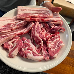 산청 동의보감촌 근처 지리산흑돼지 고기집  경호식육식당