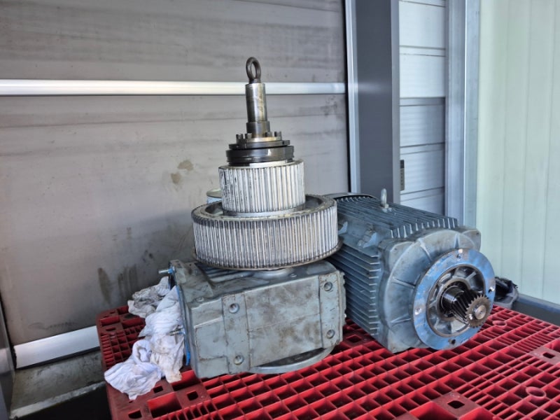 중대형 모터수리,감속기가 장착된 기어모터,감속기,reducer,ac servo motor,dc servo motor,모터수리 관....
