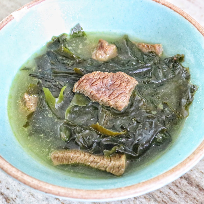 소고기 미역국 황금레시피 사골육수 활용 요리 깊고 진한 생일 미역국
