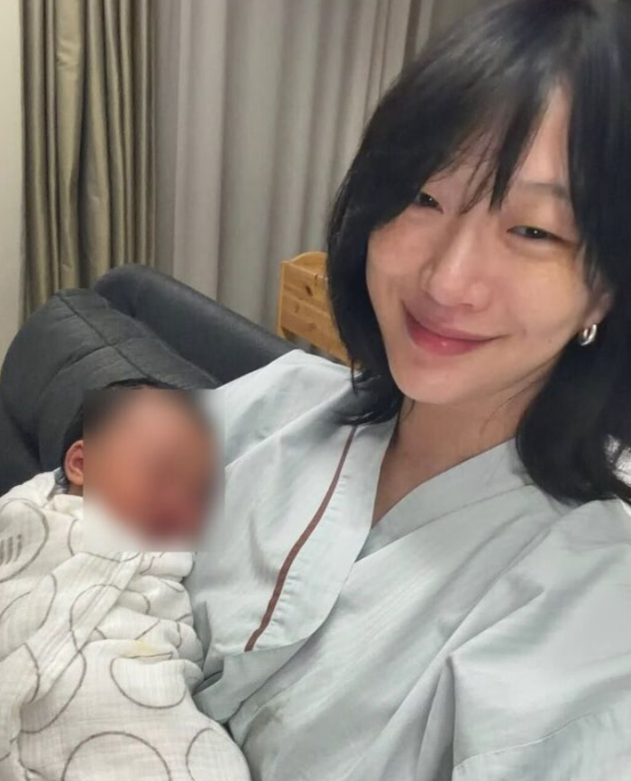 "만삭으로 샤넬 런웨이를 걸었던 그 모델" 최소라, 결혼 7년 만에 딸 출산