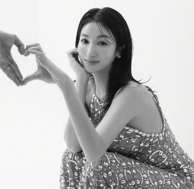 ‘악녀’ 김옥빈의 요즘은 이렇습니다, 모빌 달고 아기방 꾸미는 중
