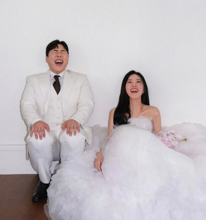 10월 연예인 <b>결혼</b> 러시｜한윤서·강균성·장동윤·<b>양홍원</b> 웨딩 소식