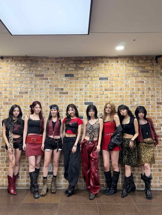 니쥬, 韓 미니 1집 초동 22만 장 달성… 국내 활동 3연속 음방 1위 기록