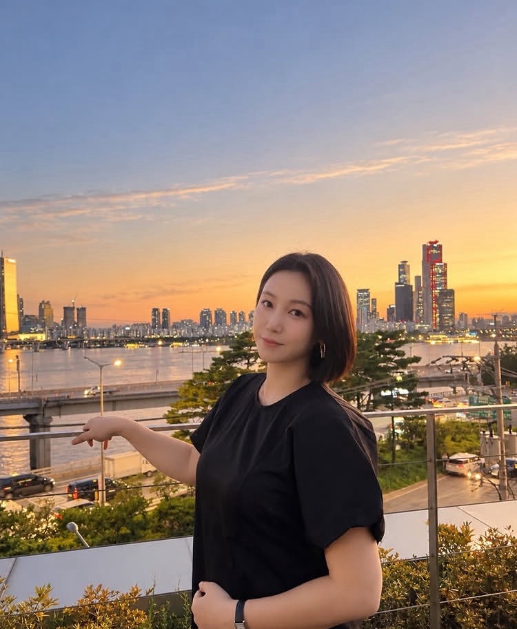 '39세' 김옥빈, 엄마 된다더니 여전히 눈부셔…아기방 공개한 근황