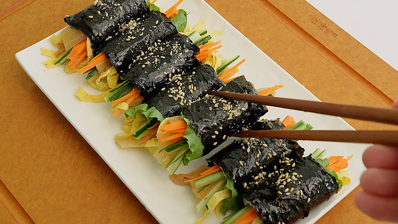 이건 김밥이 아님 양껏 먹어도 살찔 걱정 없는 두부채소묵은지말이