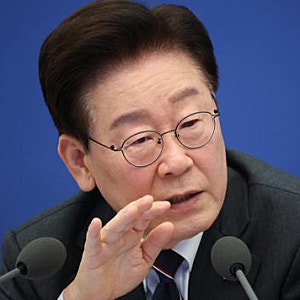청와대, 이재명 대통령 가족 골프 일정 공개…대구 상가 천장 붕괴 관련 지시 설명